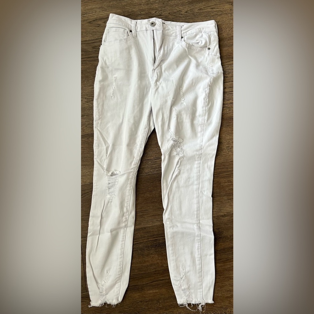 White curvy skinny jeans